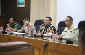 Rapat pembahasan relokasi PKL Kawasan Jalan Re Martadinata Cikarang di Aula K.H Ma'mun Nawawi, Komplek Pemkab Bekasi, Cikarang Pusat. Kamis (12/2/2026). FOTO : DANI IBRAHIM