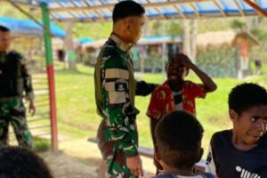 Satgas Yonif 511/DY Dorong Pendidikan Anak Kampung Tima lewat Program Belajar