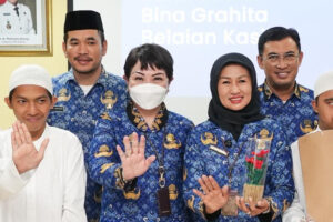 Wali Kota Jakbar Bawa Bingkisan dan Empati ke Panti Belaian Kasih