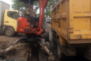 Pemkot Tangerang Normalisasi Drainase Neglasari dengan Bongkar Penutup Saluran di Iskandar Muda