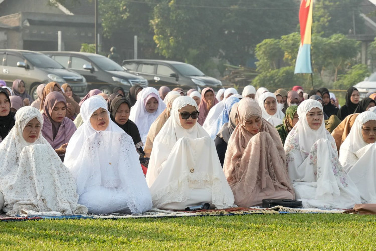 Bupati Lampung Timur Rayakan Idulfitri Sederhana Tanpa Open House Resmi