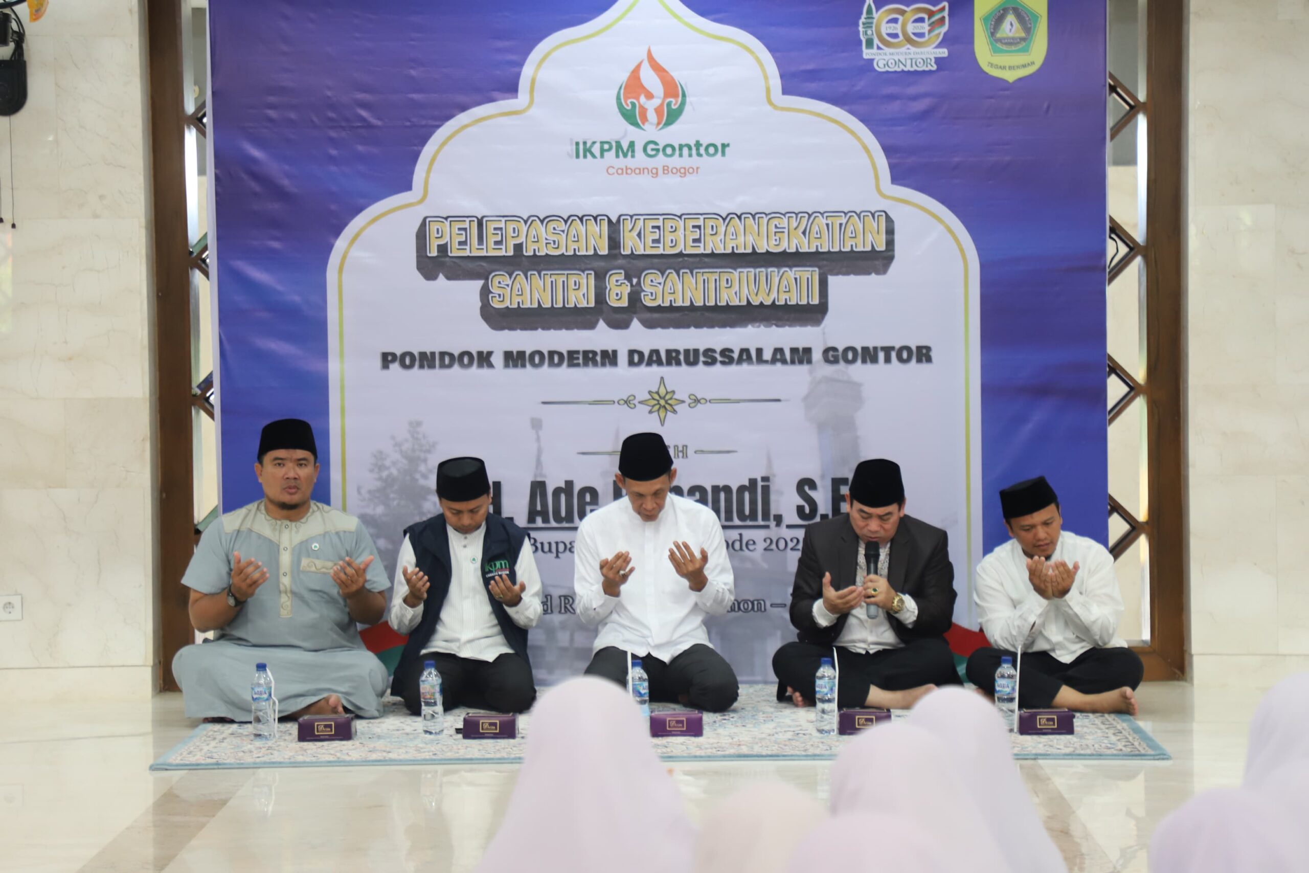 Jaro Ade Berangkatkan Santri Bogor ke Gontor dengan Dukungan Pemkab