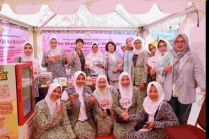 Ketua Umum Pengurus Pusat Ikatan Bidan Indonesia Dr. Ade Jubaedah Memonitoring Posko Mudik OPOR Bu Bidan 2026