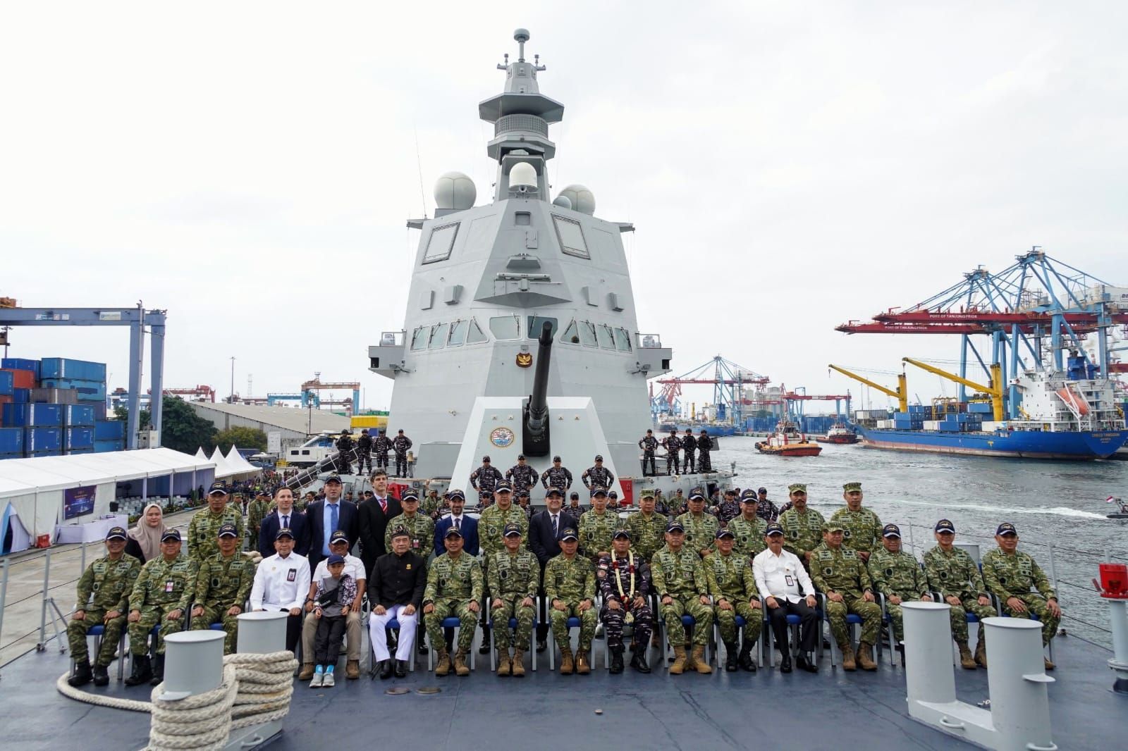 Panglima TNI Tinjau KRI Prabu Siliwangi-321 yang Baru Tiba dari Italia