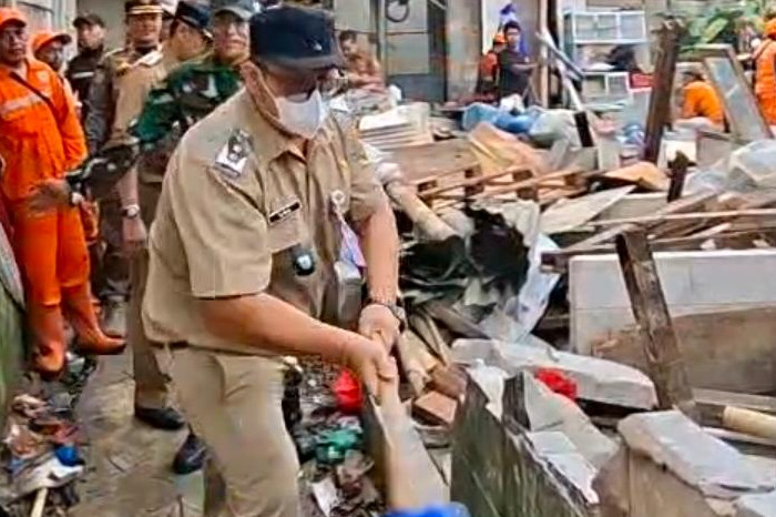Puluhan Bangunan di Kalideres Ditertibkan untuk Pulihkan Fungsi Lahan Makam