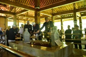 Bupati Dony Pimpin Ziarah Leluhur untuk Perkuat Semangat Hari Jadi Sumedang